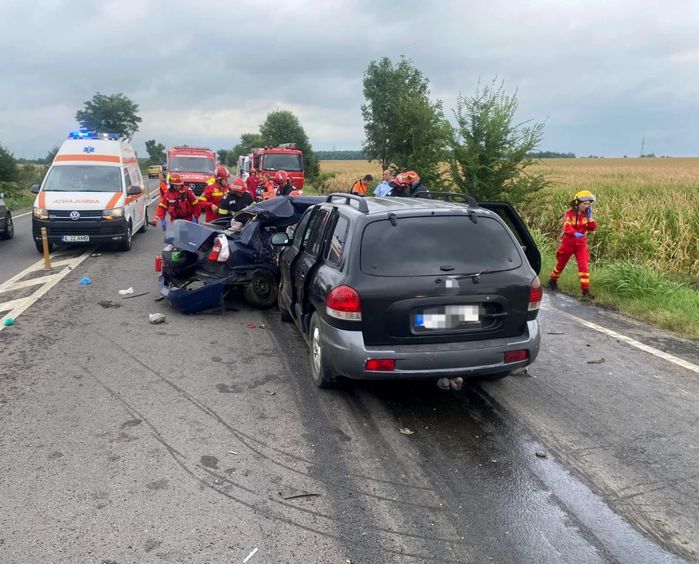 Accident cu doi morţi şi patru răniţi pe DN 2 FOTO ISU Ialomita 2 jpg
