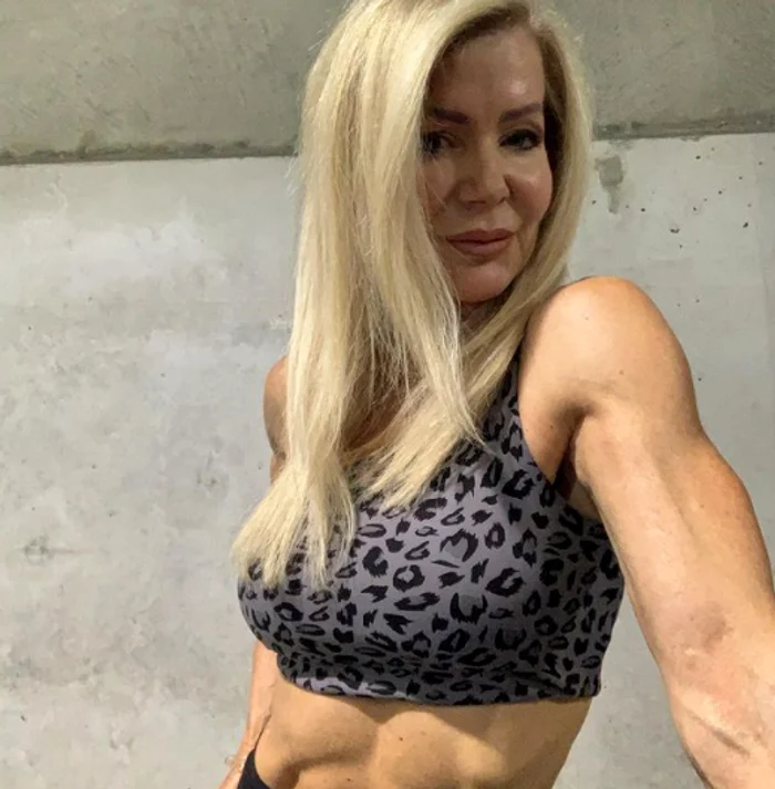 Lesley Maxwel are 63 de ani și e pasionată de fitness Foto: Instagram