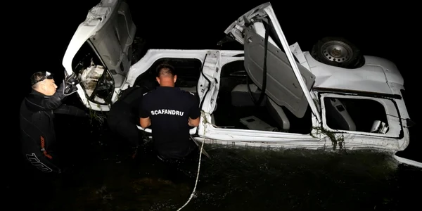 accident microbuz cazut in Dambovita FOTO ISU