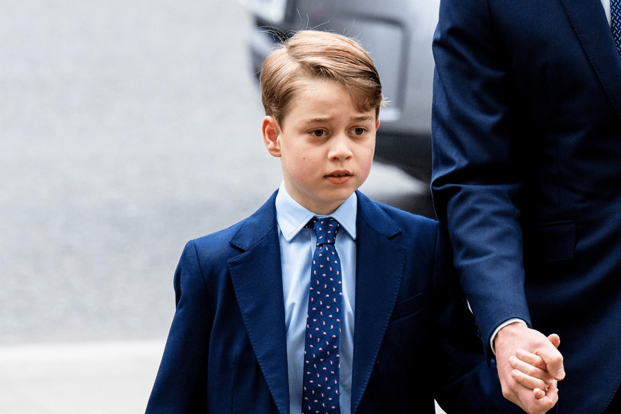 Desen de Crăciun realizat de George, fiul  prinţului şi prinţesei de Wales. Pictura l-a relaxat pe rege 