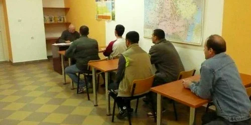 Doar trei deţinuţi vor vota duminică