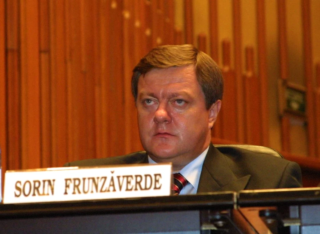 Sorin Frunzăverde se dă la buldog-ul PDL