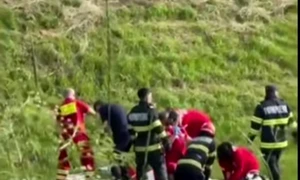 tanar resuscitat pe malul bahluiului foto captura video png