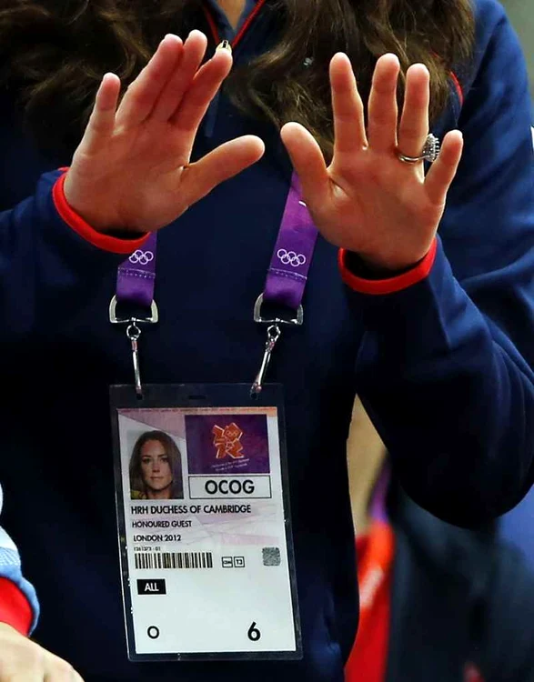 Ducesa de Cambridge a avut emoţii mari la meciul de handbal feminin dintre Marea Britanie şi Croaţia. (Foto: Reuters)