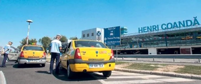 Polițiștii i-au verificat pe șoferii de taxi care funcționează în zona aeroporturilor din țară