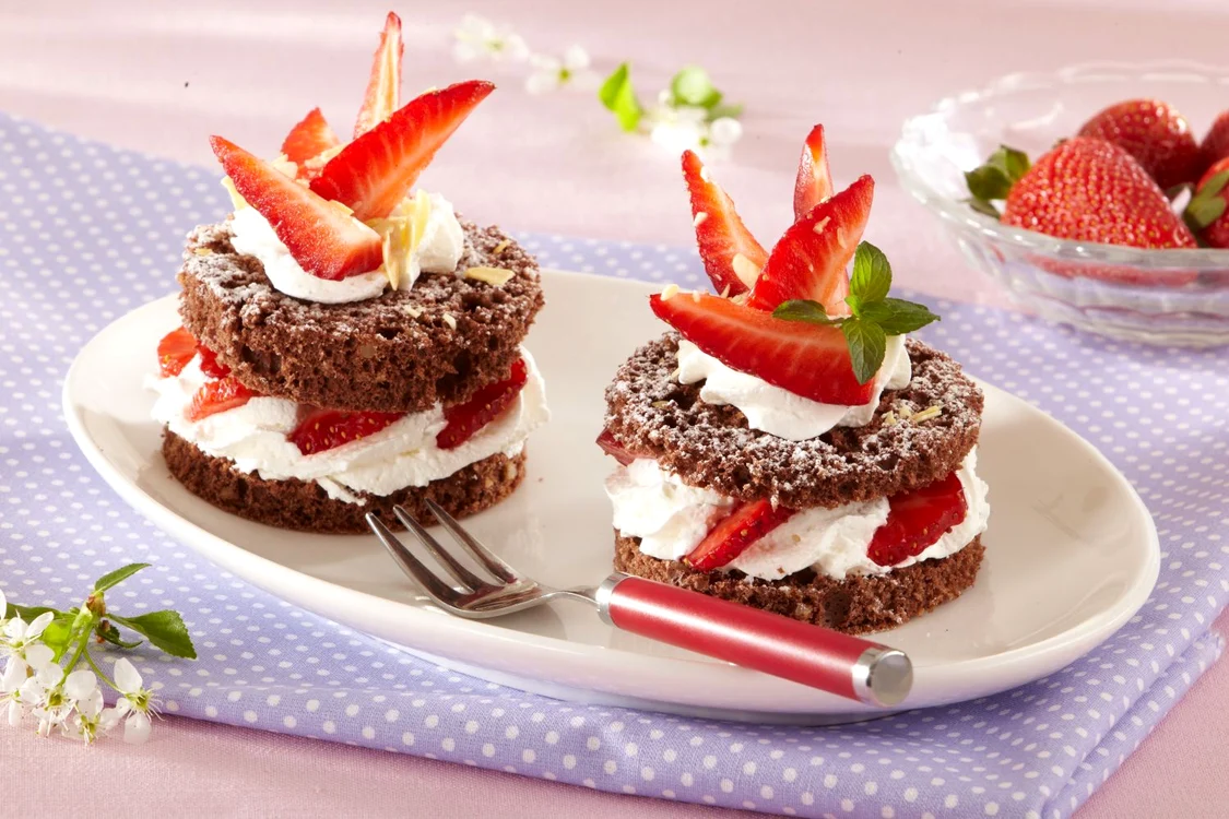 Almond cakes with strawberries jpeg