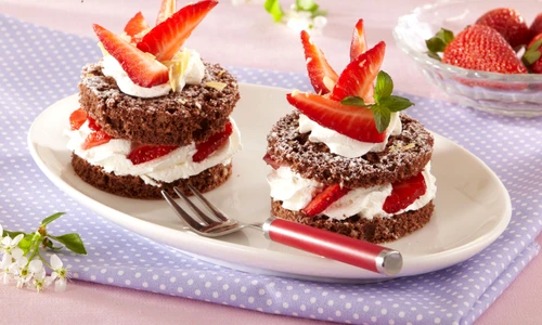 Almond cakes with strawberries jpeg