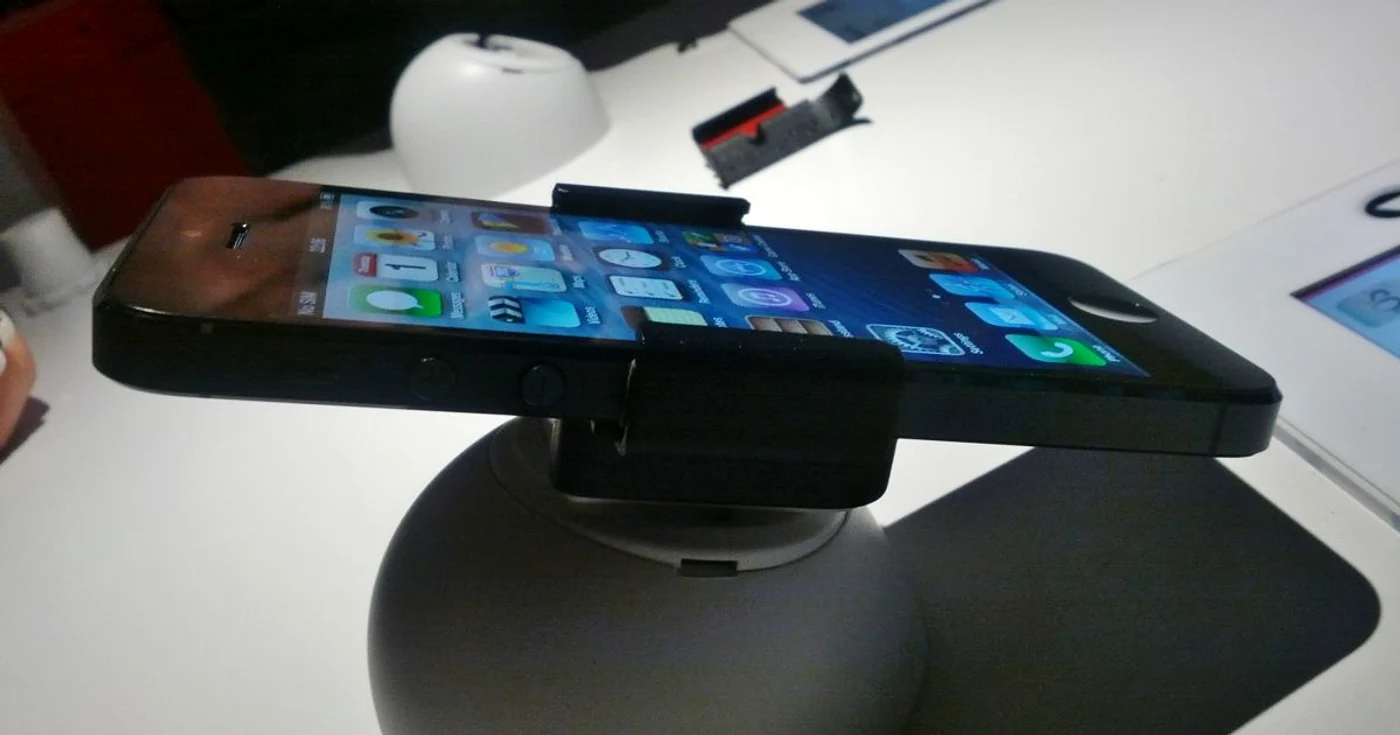iPhone 5 ar putea fi înlocuit mai repede decât în cazul celorlalte modele. FOTO Adevărul