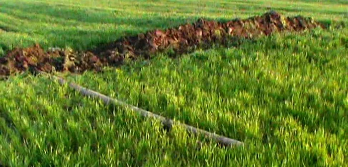 Ţevile găsite la locul faptei au fost predate firmei de pază foto: IJJ Teleorman