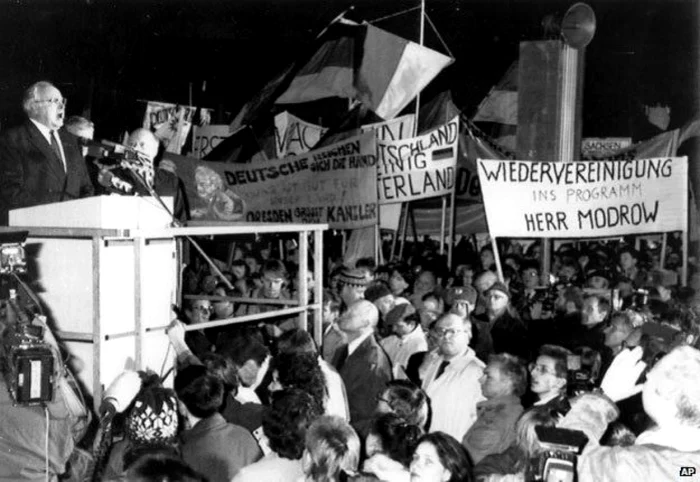 Discursul lui Helmuth Kohl din Dresda FOTO BBC/AP