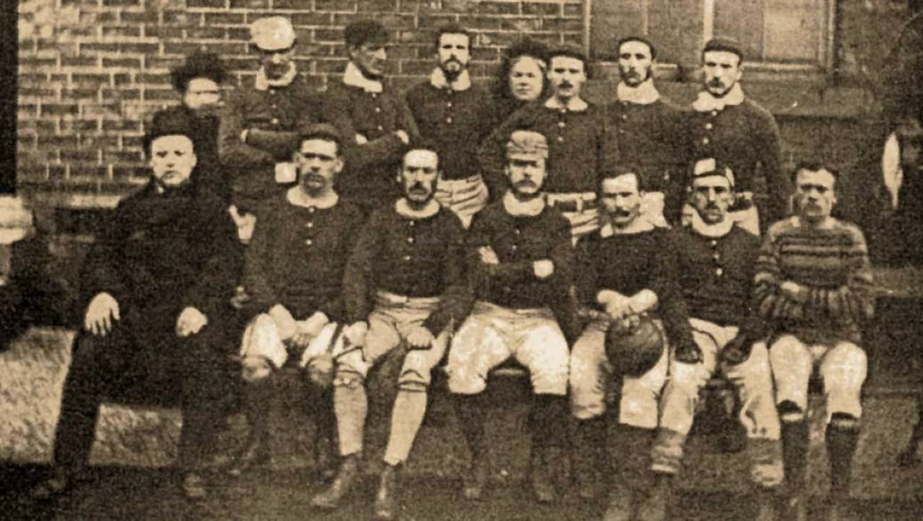 Primii membri ai clubului de fotbal. Foto X