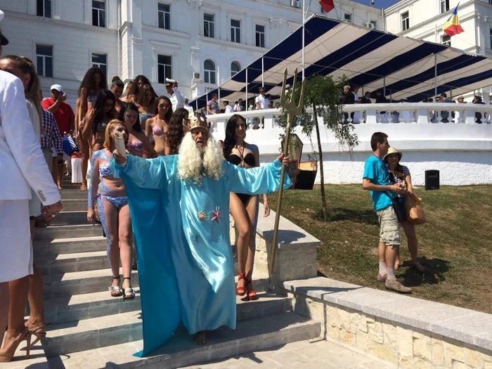 Zeul Neptun vine cu tot alaiul pe faleza din Constanţa FOTO Adrian Boioglu
