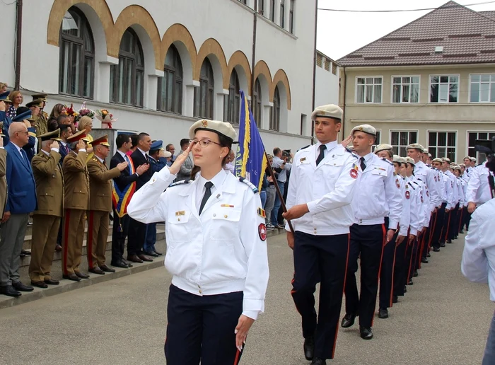 Absolvenți Colegiul Național Militar „Dimitrie Cantemir”. FOTO observatorulph.ro