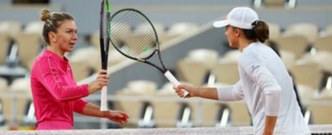 Swiatek și Halep, la fileu