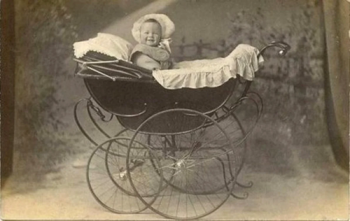Cum reuşeau femeile acum 100 de ani să aibă copii sănătoşi