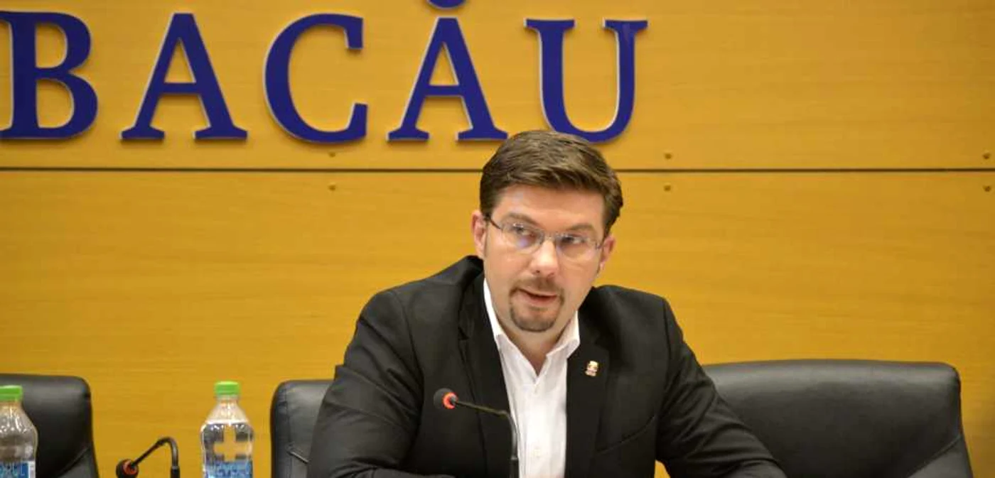 Primarul Cosmin Necula a vorbit despre primul an în fruntea municipiului Bacău FOTO Mircea MERTICARIU