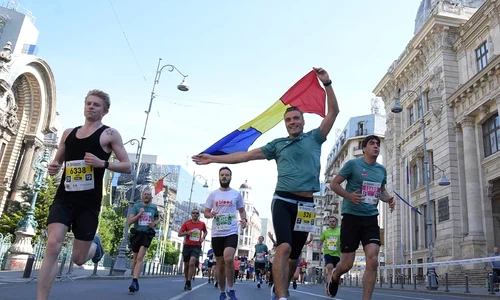 alergatori la maratonul bucurestiului jpeg