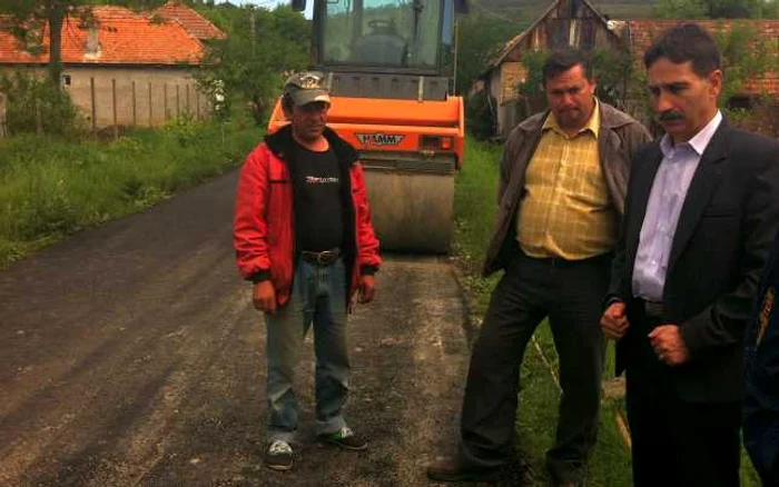 Drumul este modernizat parţial