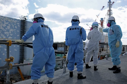 Costumele speciale de protecţie sunt obligatorii în zona accidentului nuclearFoto: Guliver/GettyImages