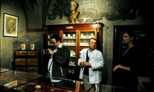 Destinaţie recomandată de Lonely Planet: Povestea Muzeului Farmaciei din Cluj jpeg