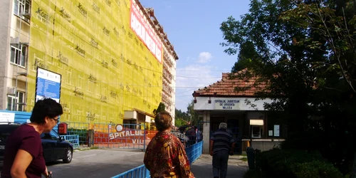 Spitalele din Vâlcea au ajuns la fundul sacului. Unităţile spitaliceşti mai au fonduri doar până la sfârştiul lunii august
