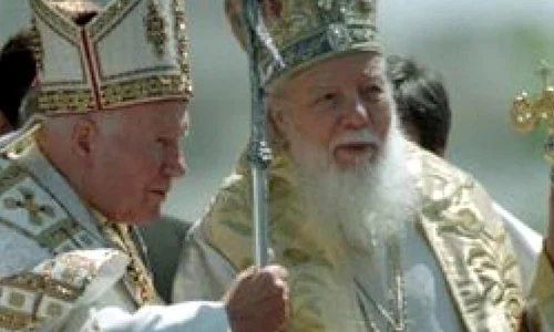 Un bust al Papei Ioan Paul al II lea va fi dezvelit luni la Bucureşti jpeg