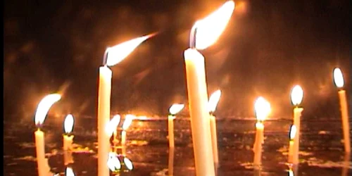 Lumânările vor fi aprinse duminică seară în faţa Teatrului municipal Carei