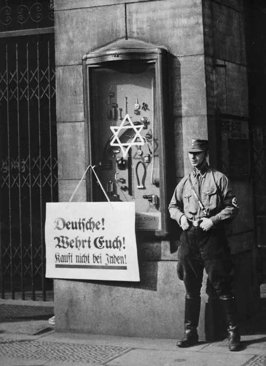 Boicotarea magazinelor evreiești, organizată de naziști în Germania, 1 aprilie 1933