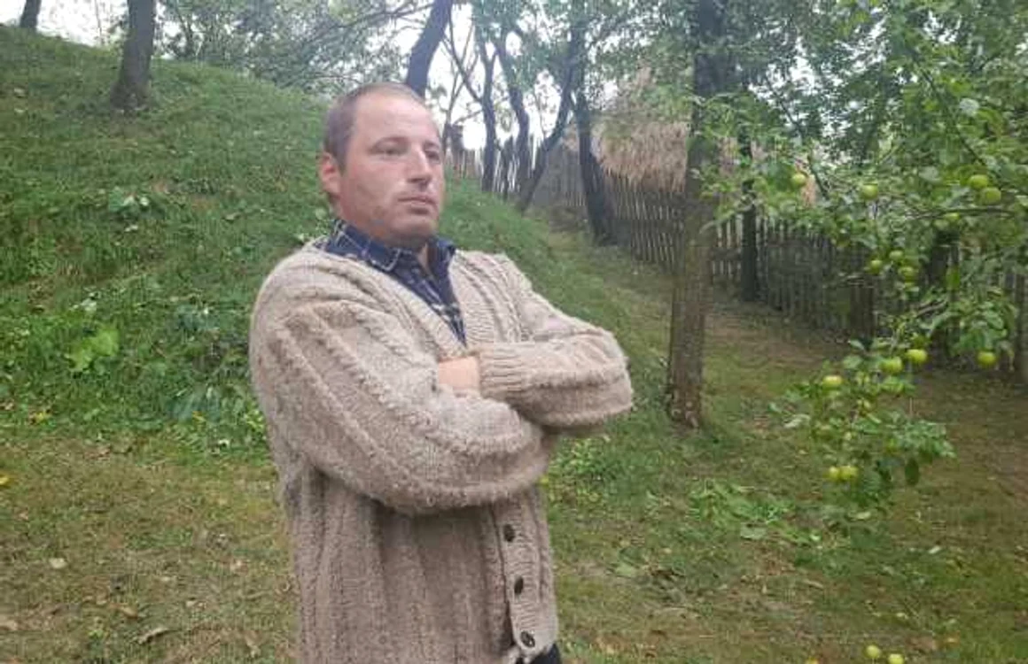 Fratele agresorului (FOTO sus) spune că motivul tentativei de omor a fost gelozia. El a fost cel care, împreună cu un echipaj de poliţie, şi-a căutat fratele pe tot parcursul nopţii, dar nu a avut inspiraţia să urce şi în grădina din spatele casei FOTO Diana Frîncu