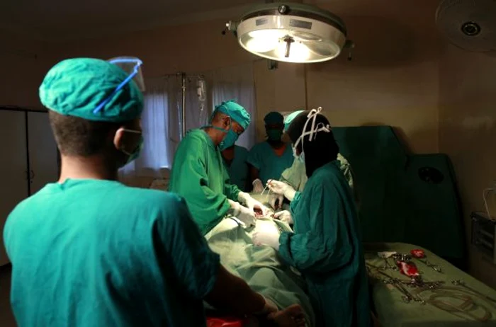 
    Jean Cross, 60 de ani, a murit singură în baia unui spital (Foto: simbol)  