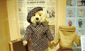 Ursul are geantă de piele naturală jpeg