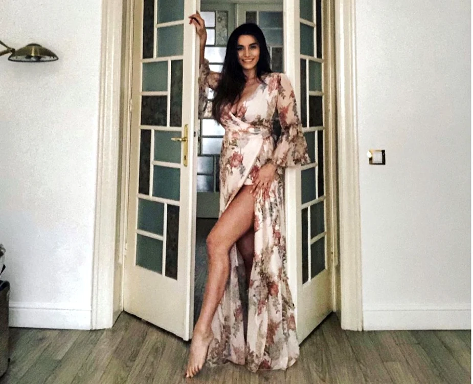 Lili Sandu, gata ca pentru o defilare de modă