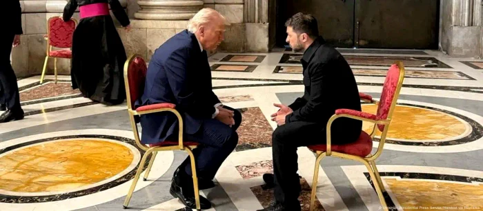 În aprilie preşedinţii Trump şi Zelenski s-au întâlnit la Vatican, la înmormântarea Papei Francisc