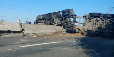 tir rasturnat pe dn1, in prahova foto facebook alin coțoban png