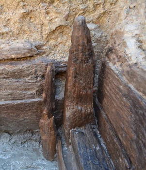 Săpături arheologice în castrul auxiliar de la Călugăreni (© Facebook / Muzeul Județean Mureș)