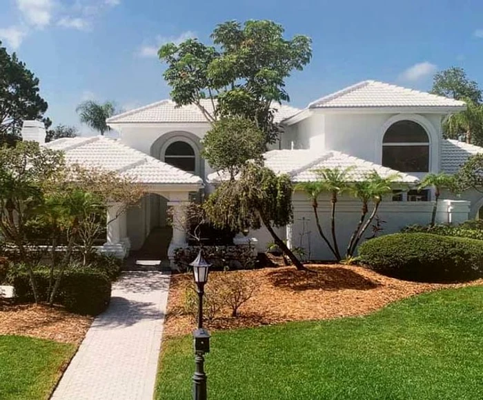 Așa arată  ”palatul” vedetei