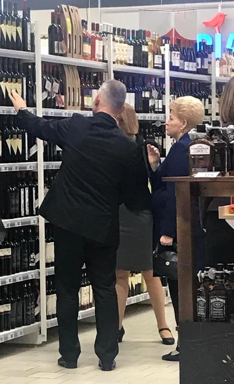 Președinta Lituaniei a studiat oferta de vinuri românești