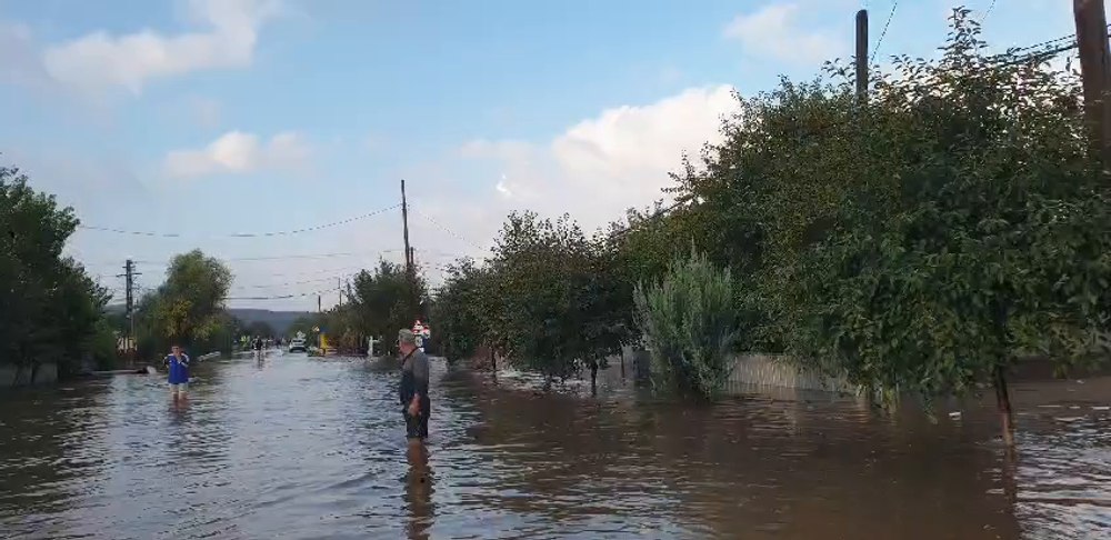 Ciclonul Boris a lovit România: două persoane au murit. Lista județelor afectate de ploi și inundații