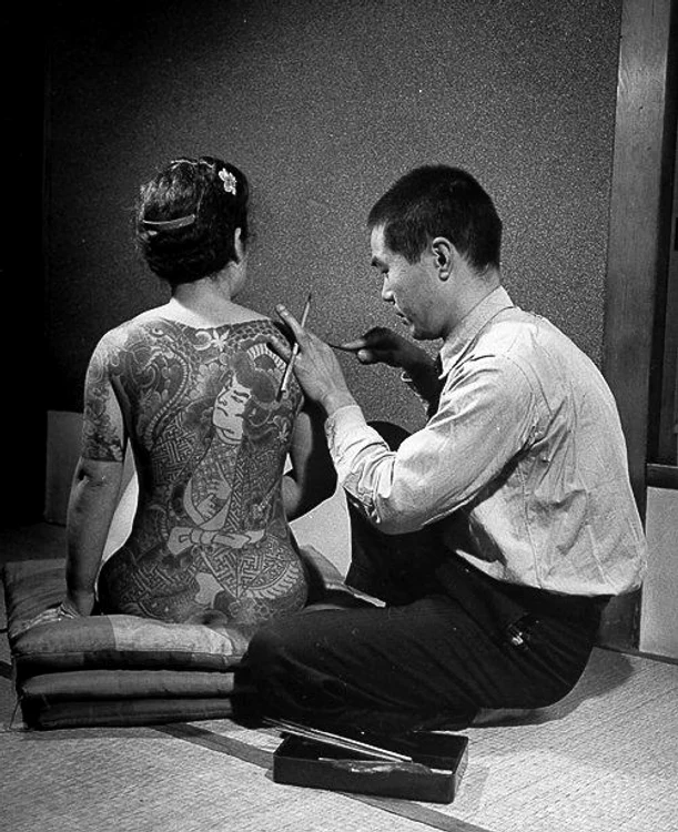 vintage photos of yakuza with their tattoos 7 jpg jpeg