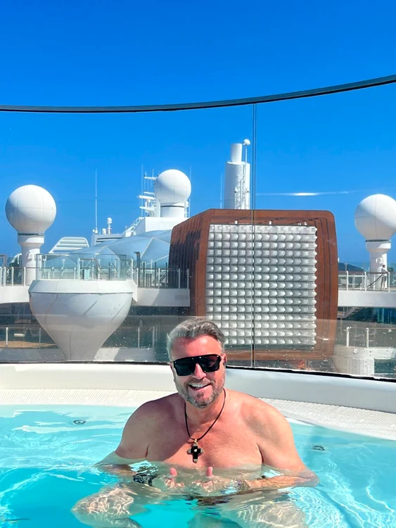 Botezatu se bucură de vacanțe de lux peste hotare