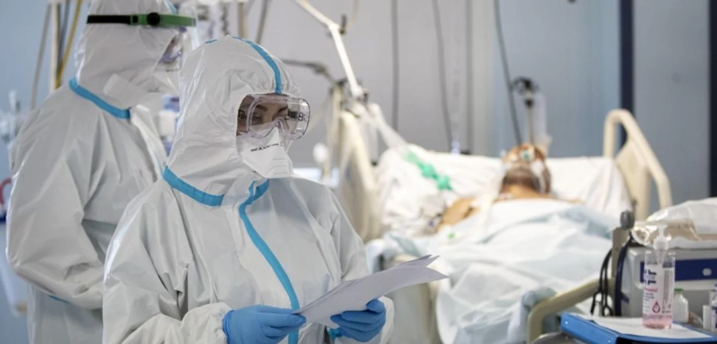 Medici doctori coronavirus COVID 19 terapie  pandemie FOTO EPA-EFE