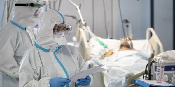 Medici doctori coronavirus COVID 19 terapie  pandemie FOTO EPA-EFE