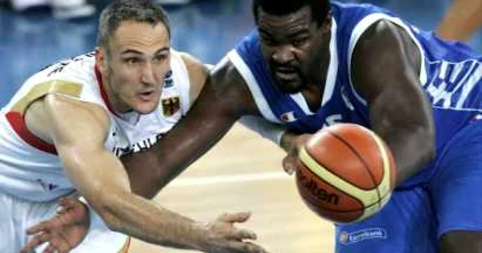EUROBASKET 2009: Grecia şi Franţa îşi continuă marşul triumfal