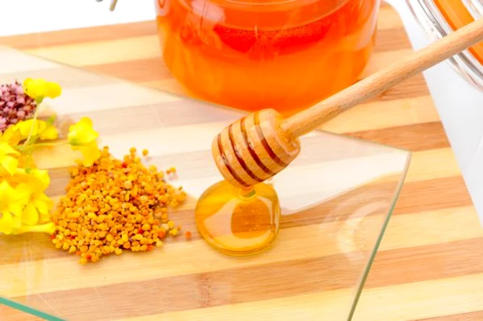 
    Mierea de salcâm este recomandată când ai probleme gastro-intestinale sau de digestie.www.clicksanatate.ro  