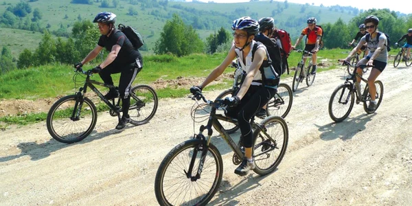 Cicloturiştii vor să promoveze frumuseţea Dunării