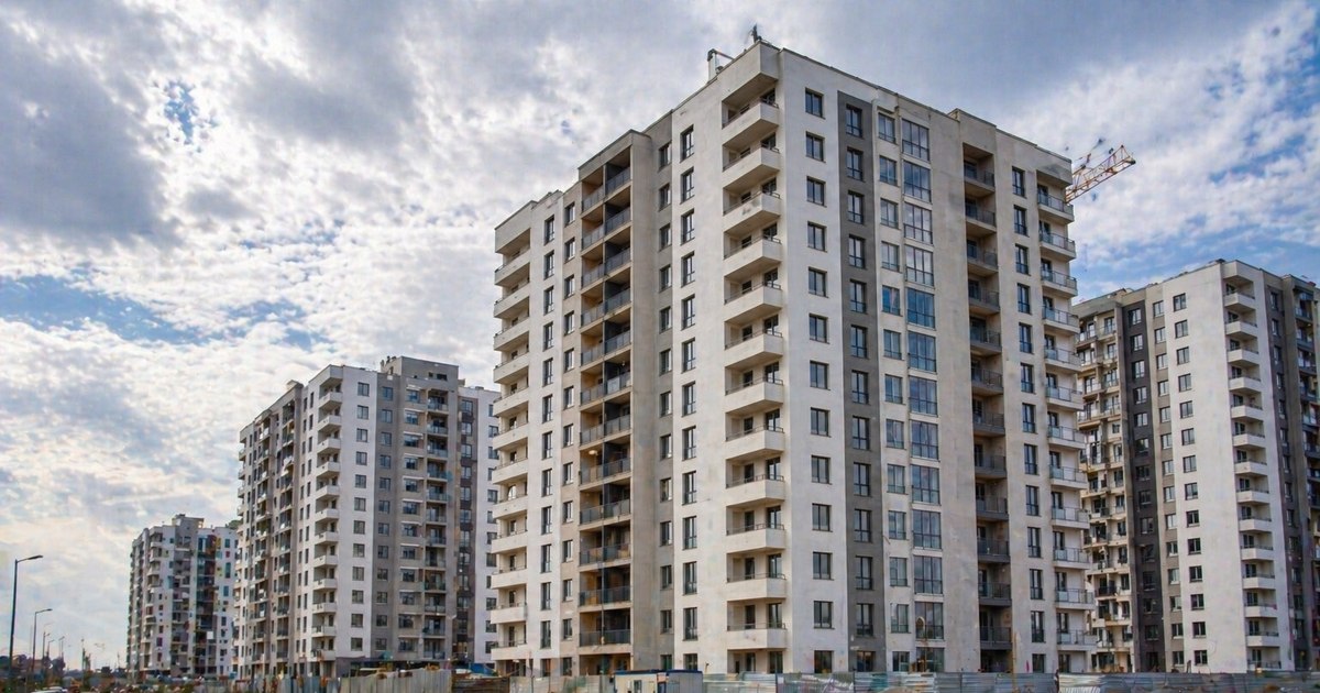 Dezvoltator imobiliar din Iași, acuzat de ANAF că a construit și vândut blocuri fără să plătească taxe la stat: prejudiciu de 13 milioane de lei