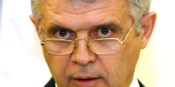 Cine va fi ales la şefia CEC Bank?