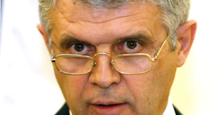 Cine va fi ales la şefia CEC Bank?