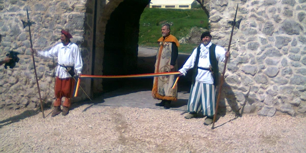 Cetatea Râşnov poate fi din nou vizitată de turişti Foto.newsbv.ro