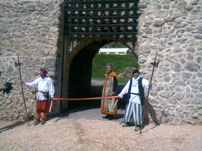 Cetatea Râşnov a avut anul trecut 200.000 de de vizitatori. FOTOAdevărul.